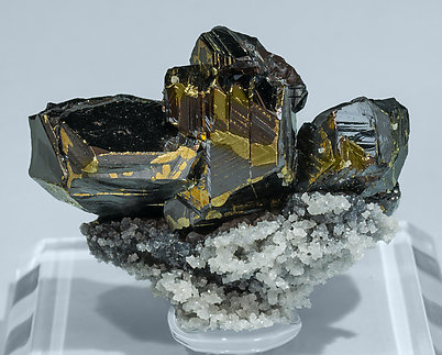 Sphalerite with Chalcopyrite, Boulangerite, Calcite and Quartz. Front